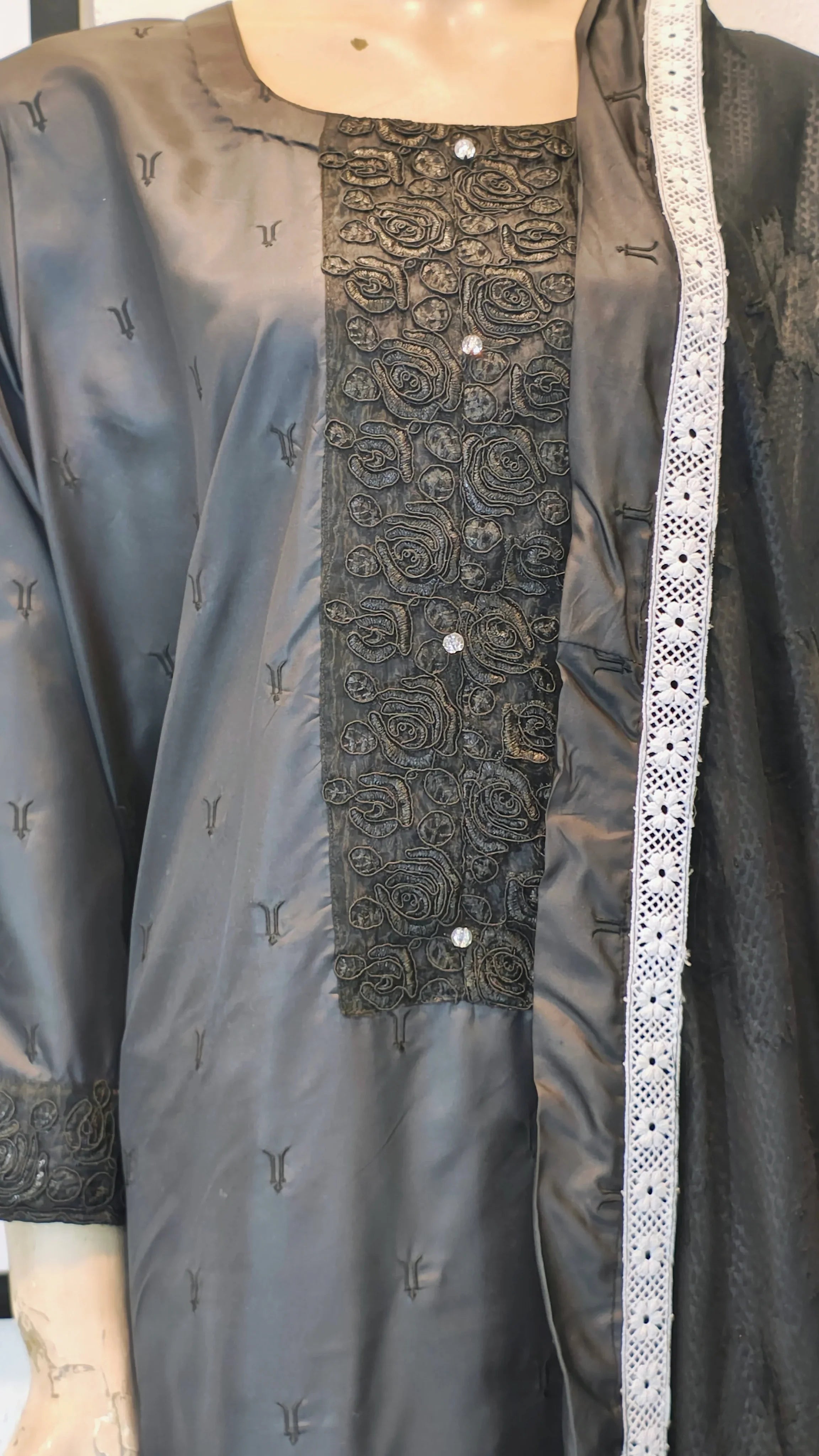 Ebony Silk-Finish 3-Piece Suit with Intricate Lace Bodice & Tasseled Dupatta