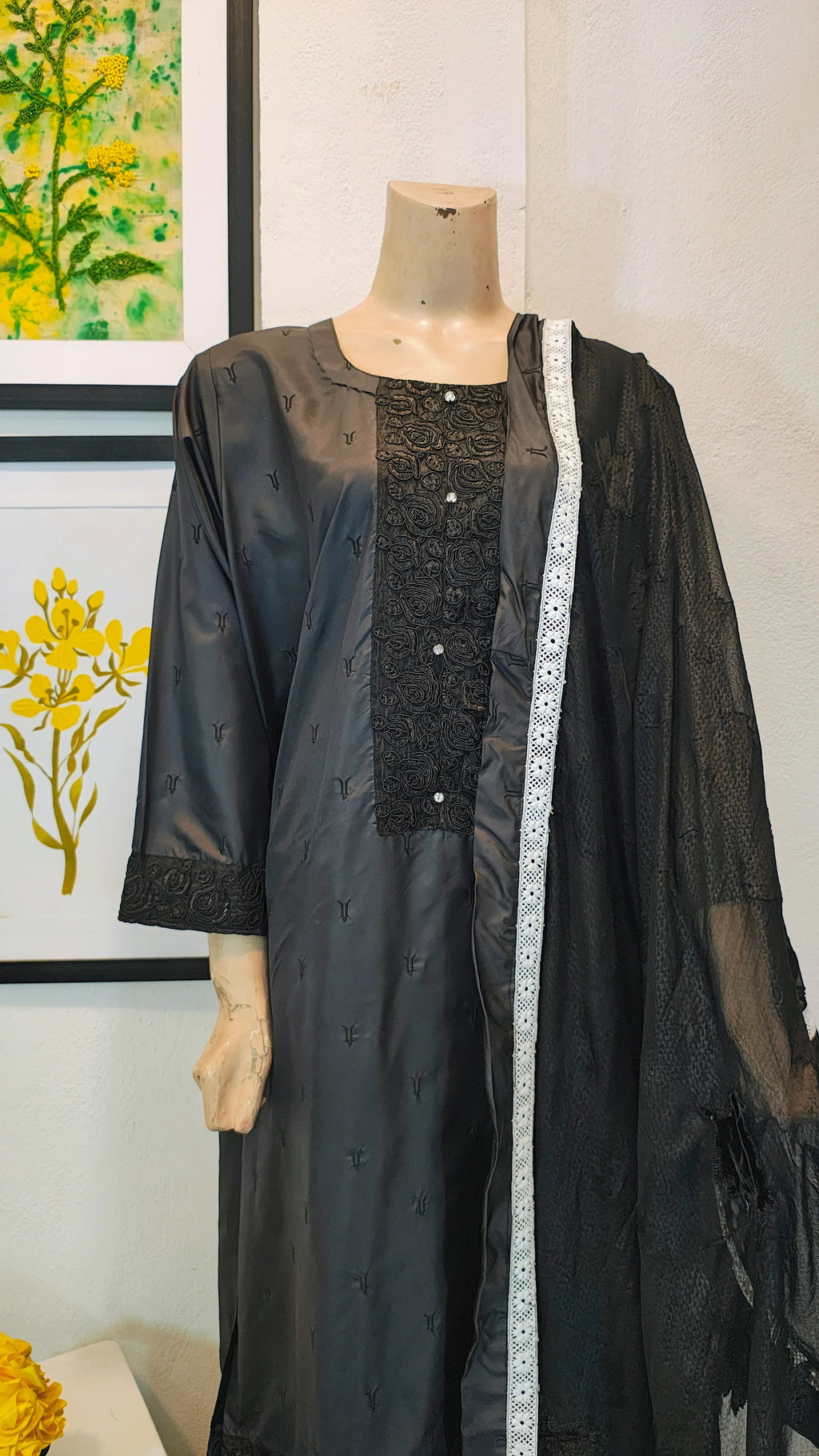 Ebony Silk-Finish 3-Piece Suit with Intricate Lace Bodice & Tasseled Dupatta